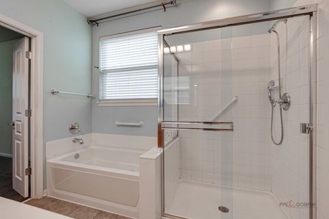 Tiny photo for 2982 Ravinia Circle, Mundelein, IL 60060 (MLS # 12418126)