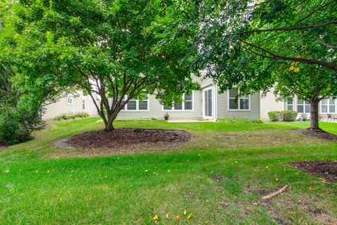 Tiny photo for 2982 Ravinia Circle, Mundelein, IL 60060 (MLS # 12418126)
