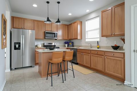 Tiny photo for 2982 Ravinia Circle, Mundelein, IL 60060 (MLS # 12418126)