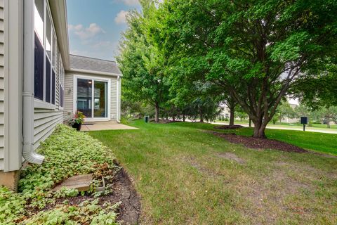 Tiny photo for 2982 Ravinia Circle, Mundelein, IL 60060 (MLS # 12418126)