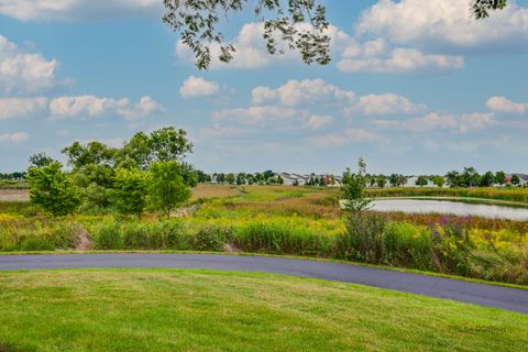 Tiny photo for 2982 Ravinia Circle, Mundelein, IL 60060 (MLS # 12418126)