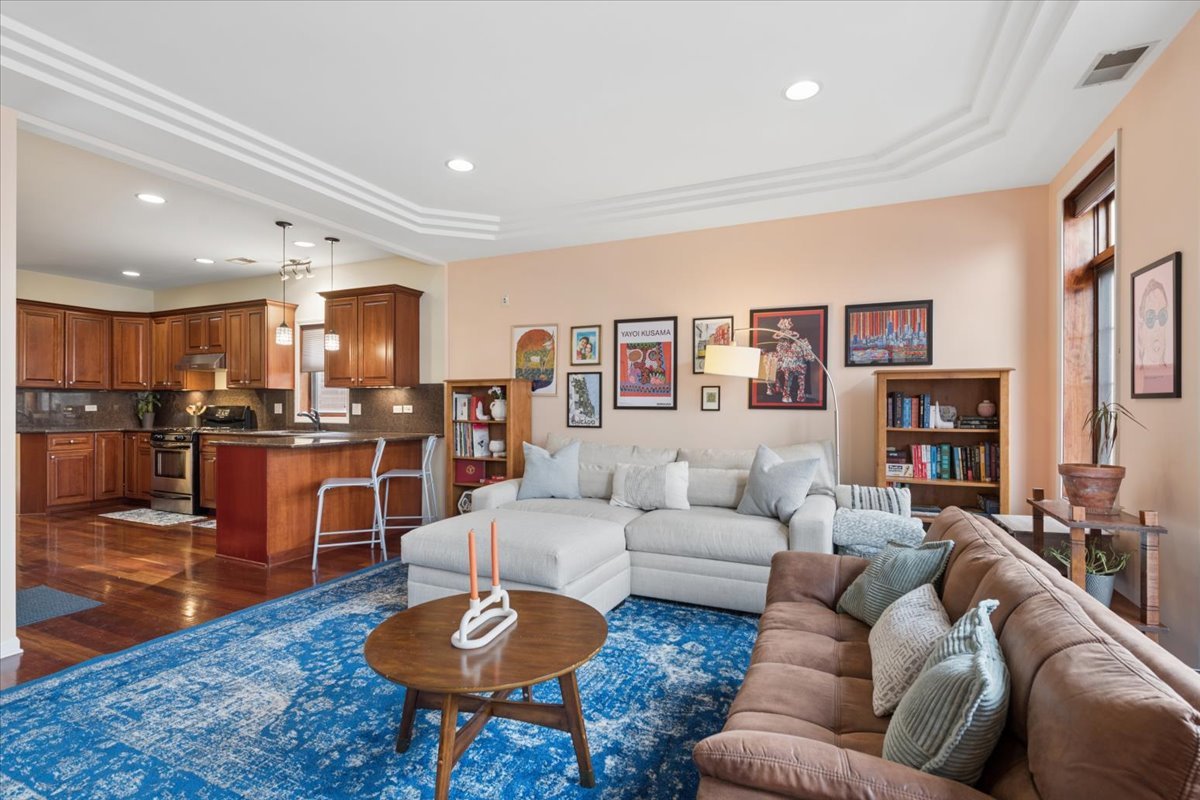 1031 N MOZART Street 2