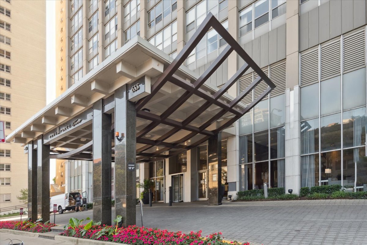 655 W Irving Park Road 2503