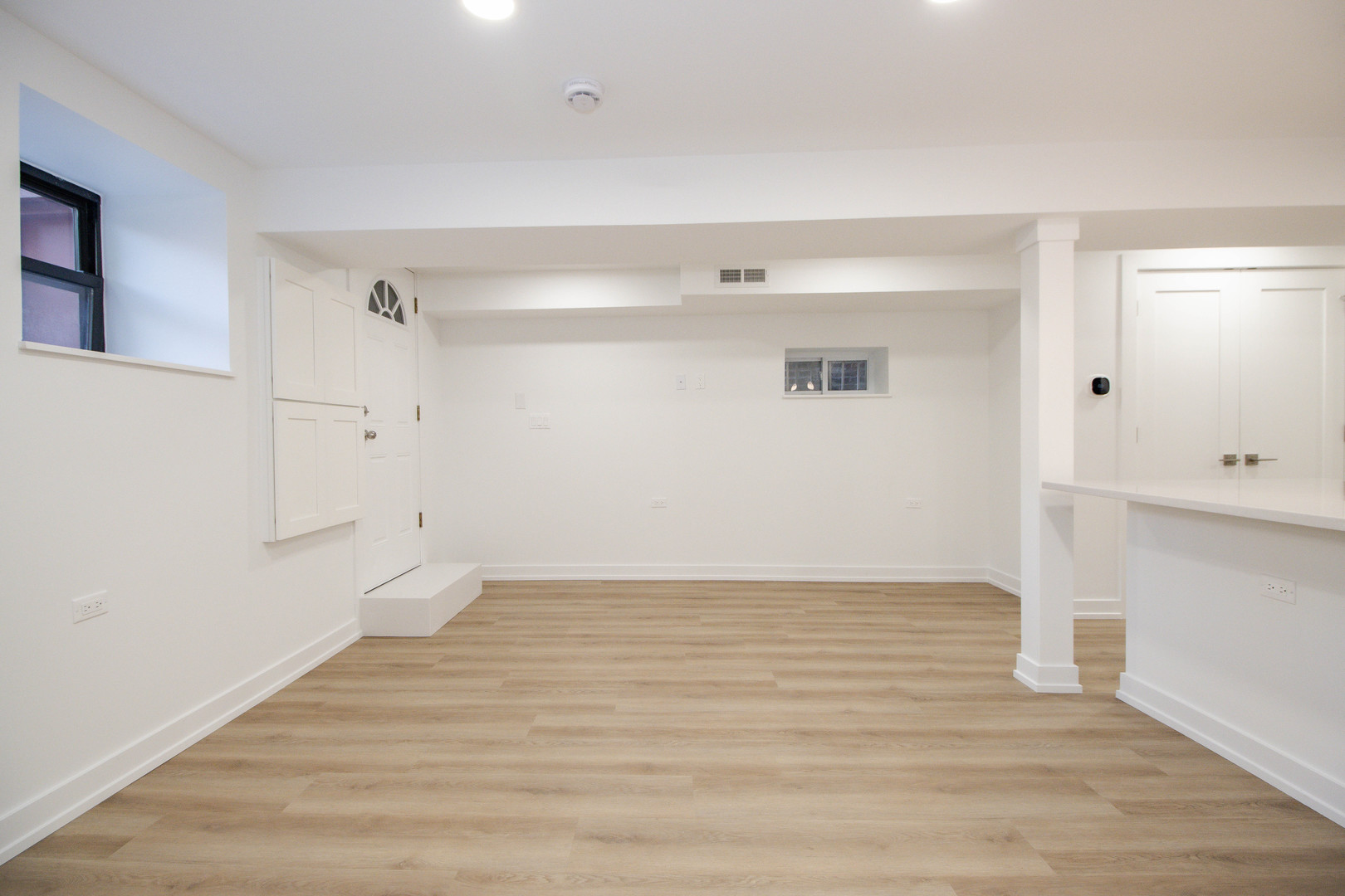 1139 N Winchester Avenue G