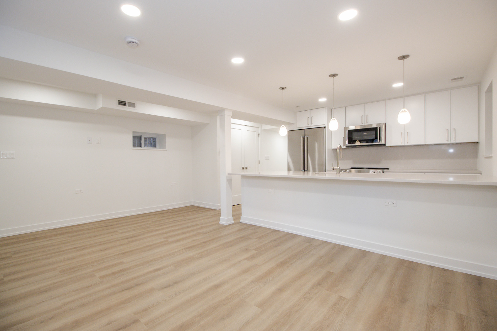 1139 N Winchester Avenue G