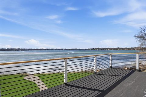 Tiny photo for 297 E Lakeview Avenue, Round Lake Beach, IL 60073 (MLS # 12611803)