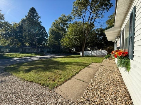 Tiny photo for 110 S Scottswood Drive, Urbana, IL 61802 (MLS # 12665918)