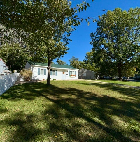 Tiny photo for 110 S Scottswood Drive, Urbana, IL 61802 (MLS # 12665918)