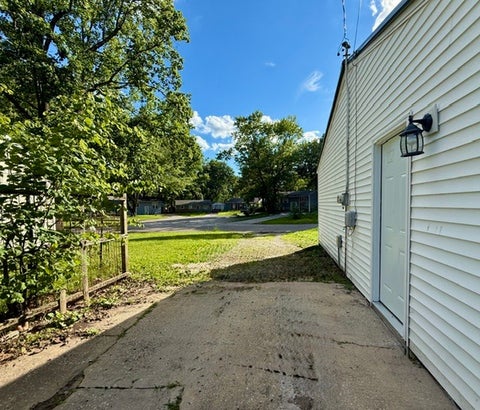 Tiny photo for 110 S Scottswood Drive, Urbana, IL 61802 (MLS # 12665918)