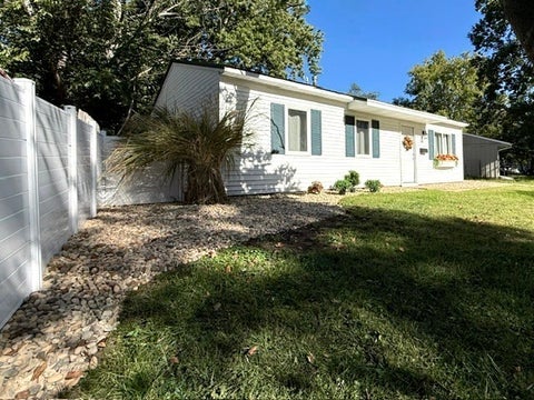 Tiny photo for 110 S Scottswood Drive, Urbana, IL 61802 (MLS # 12665918)