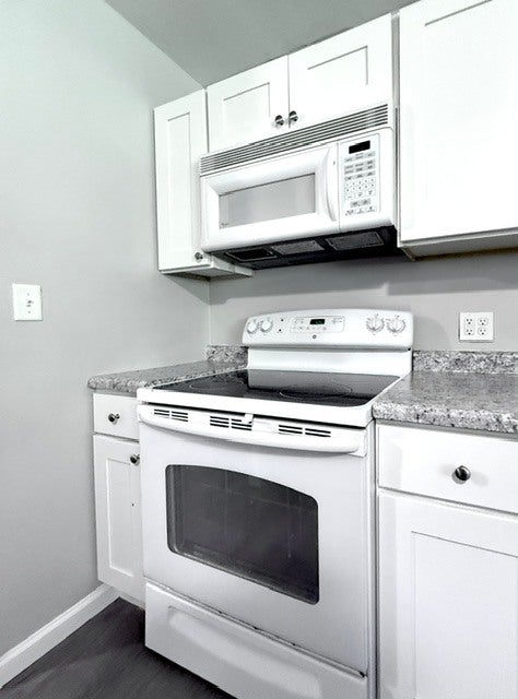 Tiny photo for 110 S Scottswood Drive, Urbana, IL 61802 (MLS # 12665918)