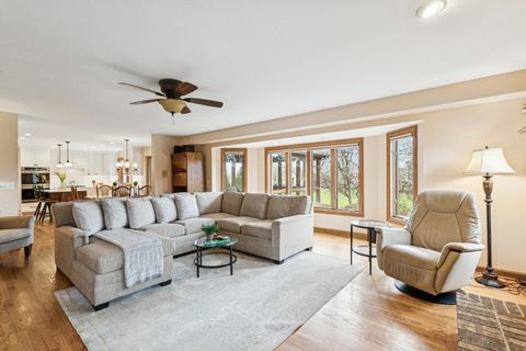 Tiny photo for 54 Gentry Drive, Hawthorn Woods, IL 60047 (MLS # 12601946)