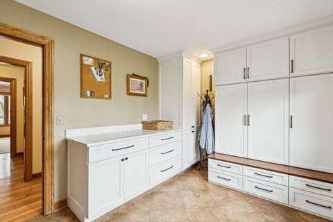 Tiny photo for 54 Gentry Drive, Hawthorn Woods, IL 60047 (MLS # 12601946)