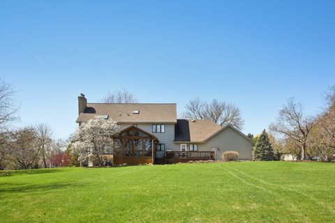 Tiny photo for 54 Gentry Drive, Hawthorn Woods, IL 60047 (MLS # 12601946)