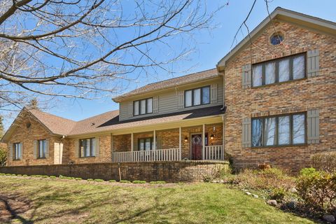 Tiny photo for 54 Gentry Drive, Hawthorn Woods, IL 60047 (MLS # 12601946)