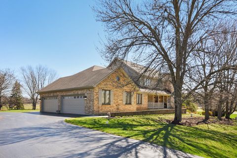 Tiny photo for 54 Gentry Drive, Hawthorn Woods, IL 60047 (MLS # 12601946)