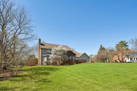 Tiny photo for 54 Gentry Drive, Hawthorn Woods, IL 60047 (MLS # 12601946)