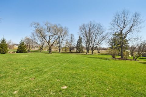 Tiny photo for 54 Gentry Drive, Hawthorn Woods, IL 60047 (MLS # 12601946)