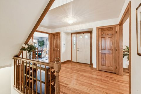 Tiny photo for 54 Gentry Drive, Hawthorn Woods, IL 60047 (MLS # 12601946)