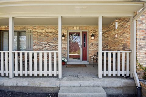 Tiny photo for 54 Gentry Drive, Hawthorn Woods, IL 60047 (MLS # 12601946)