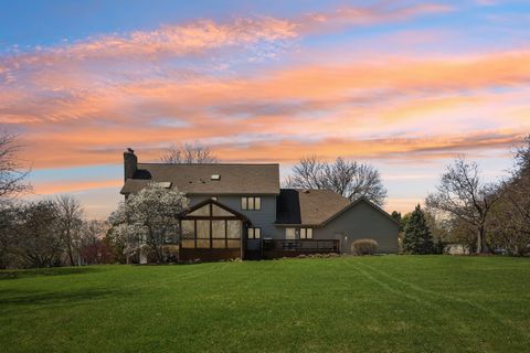 Tiny photo for 54 Gentry Drive, Hawthorn Woods, IL 60047 (MLS # 12601946)