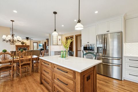 Tiny photo for 54 Gentry Drive, Hawthorn Woods, IL 60047 (MLS # 12601946)