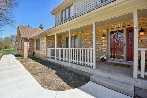 Tiny photo for 54 Gentry Drive, Hawthorn Woods, IL 60047 (MLS # 12601946)