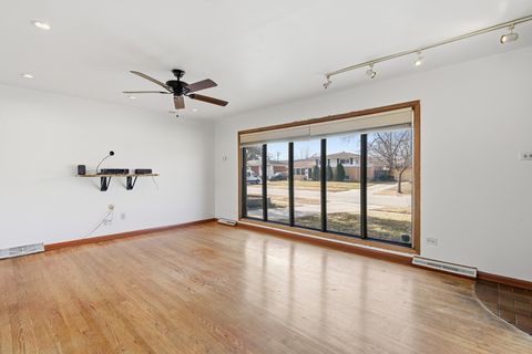 Tiny photo for 125 MILDRED Lane, Chicago Heights, IL 60411 (MLS # 12568694)