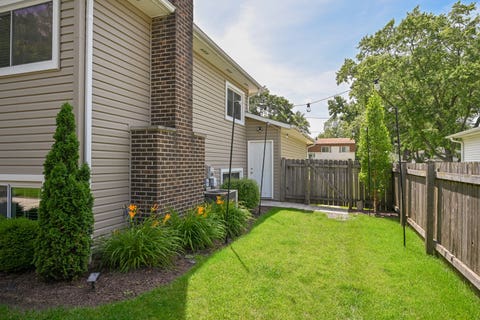 Tiny photo for 1967 NOTTINGHAM Lane, Wheaton, IL 60189 (MLS # 12673609)
