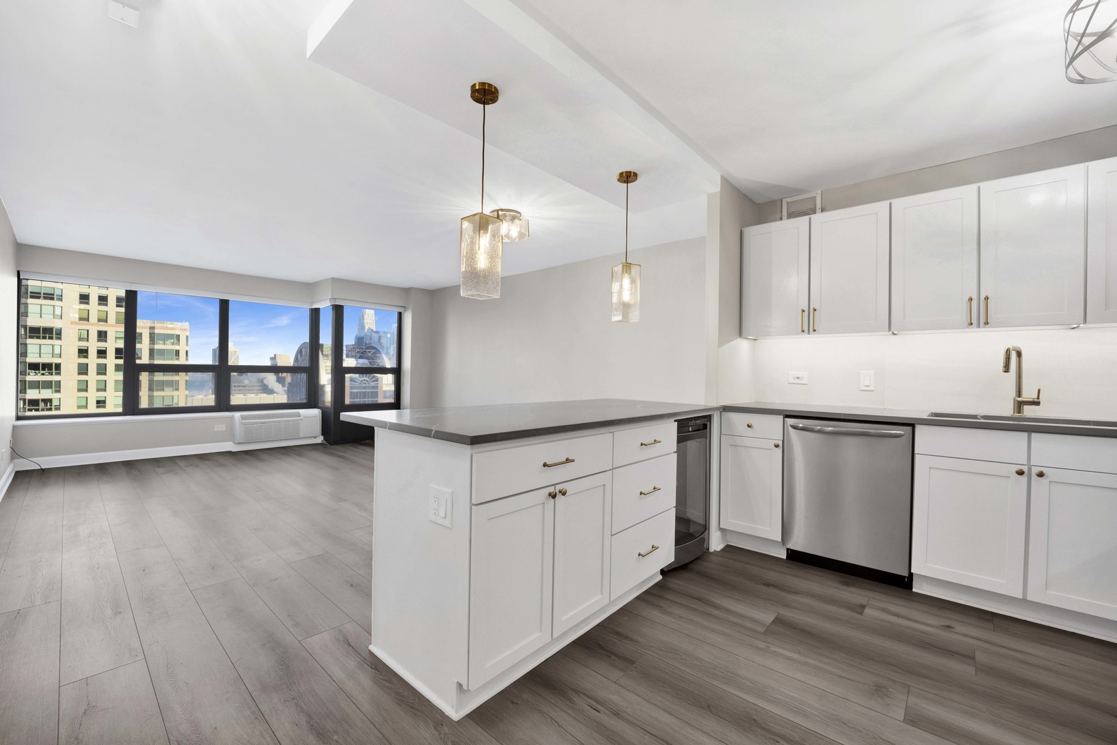 30 E Huron Street 4901