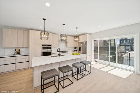 Tiny photo for 702 E 41 Street, Chicago, IL 60653 (MLS # 12353112)