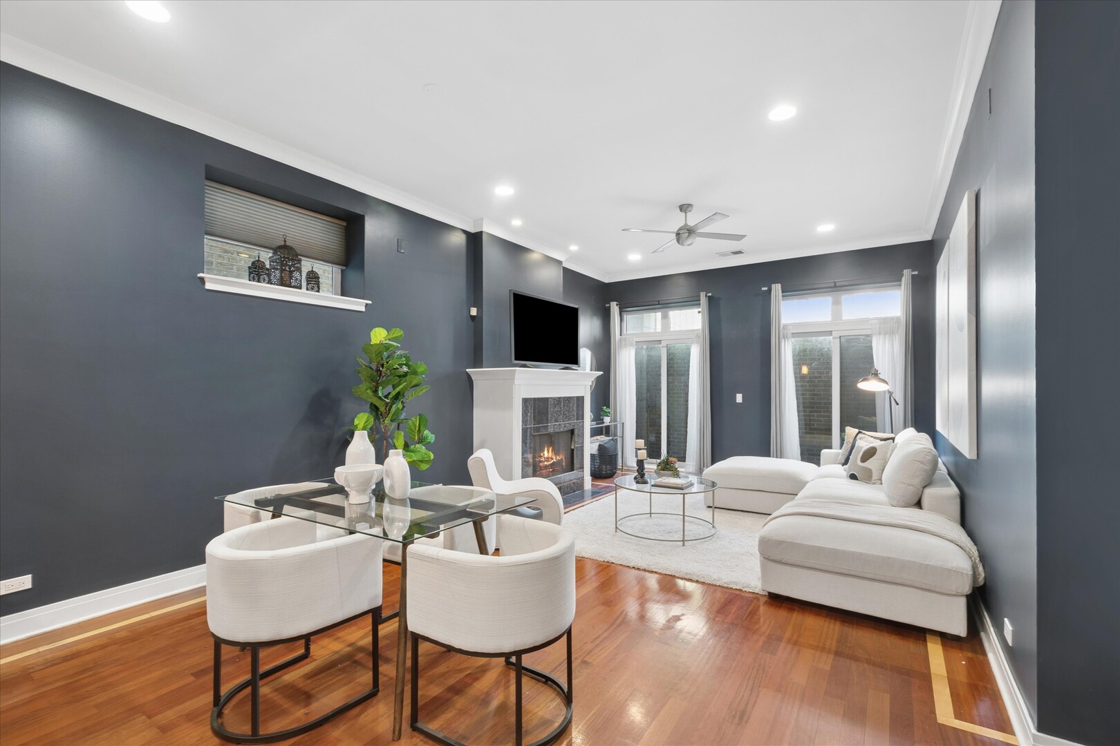 1543 W Sherwin Avenue GW