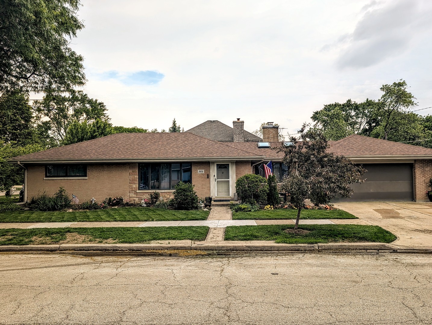 301 N Redfield Court