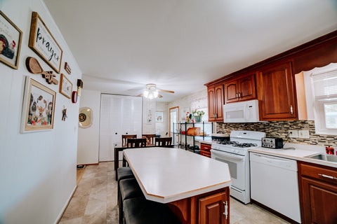 Tiny photo for 406 E Chestnut Street, Hoopeston, IL 60942 (MLS # 12752013)