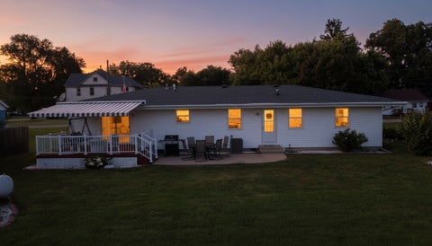 Tiny photo for 406 E Chestnut Street, Hoopeston, IL 60942 (MLS # 12752013)