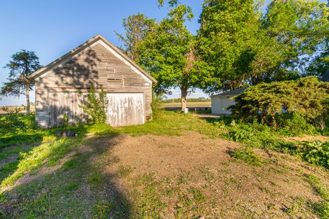 Tiny photo for 30624 Gils Road, Minier, IL 61759 (MLS # 12651841)