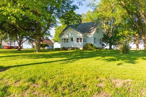 Tiny photo for 30624 Gils Road, Minier, IL 61759 (MLS # 12651841)