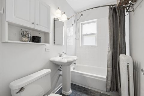 Tiny photo for 1419 W Catalpa Avenue #1N, Chicago, IL 60640 (MLS # 12586608)