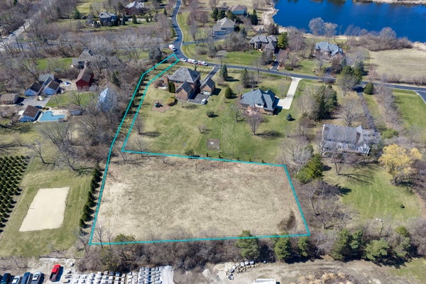 6856 ELLIS AVE, LONG GROVE, IL 60047 - Image 13f9074c6f04fa188085b8e7c2a2d97a/1834469604
