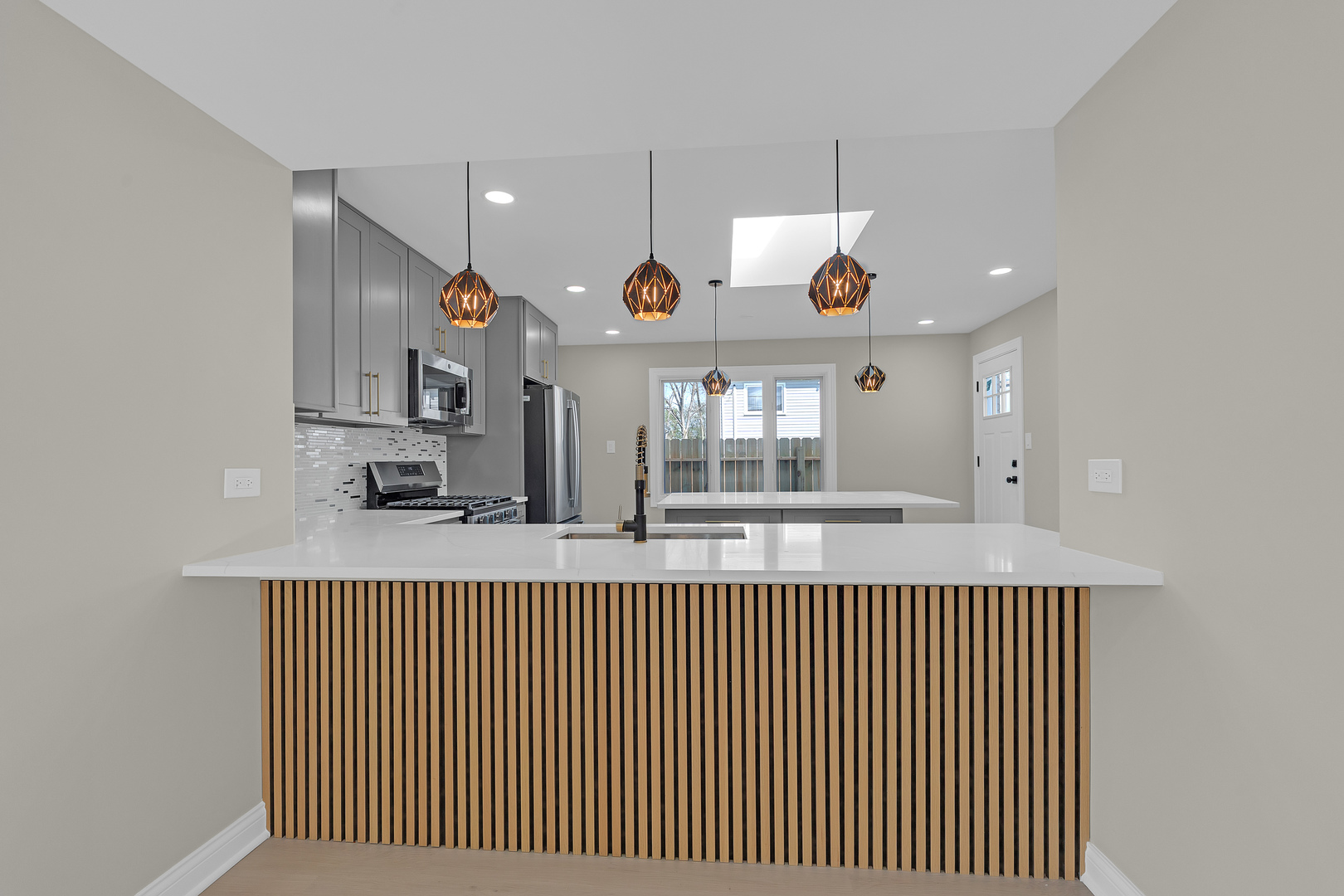 1059 CLEVELAND Avenue