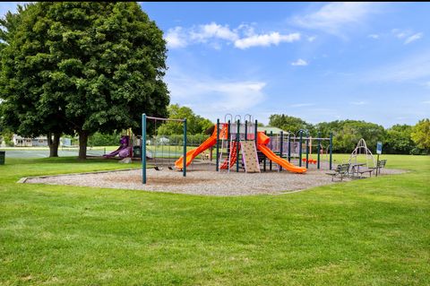 Tiny photo for 5051 Woodlake Drive, Loves Park, IL 61111 (MLS # 12544089)