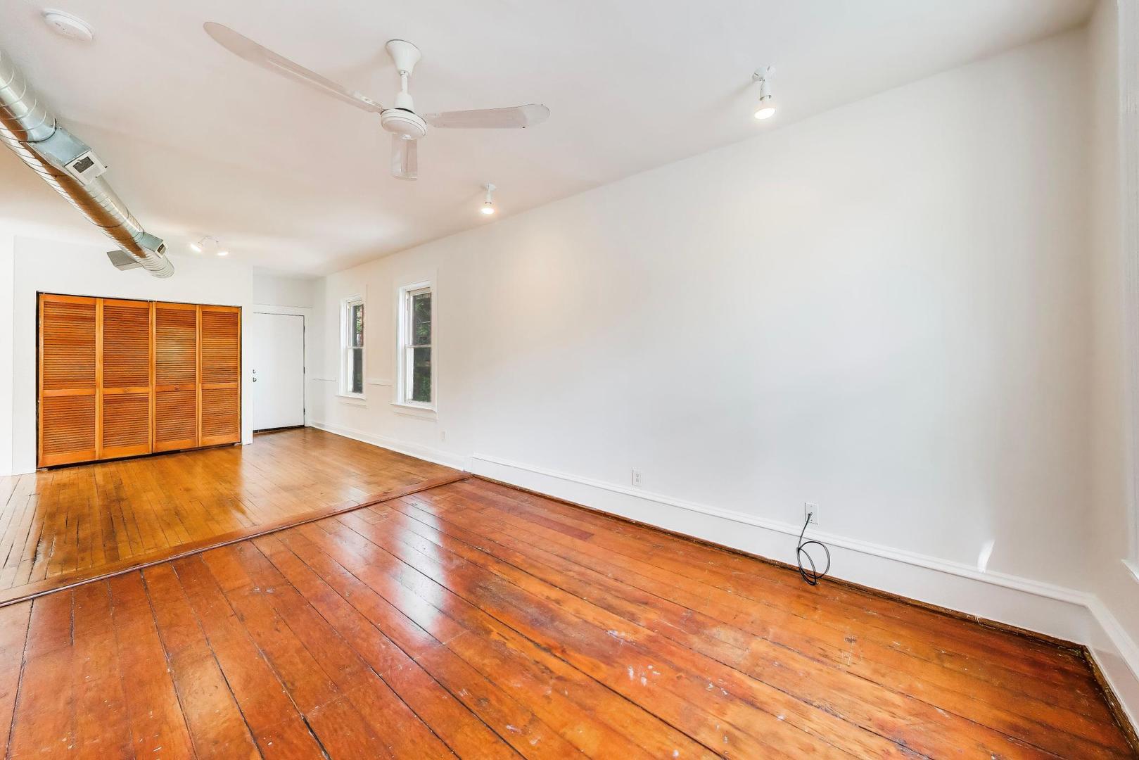 812 W 19th Street 2F