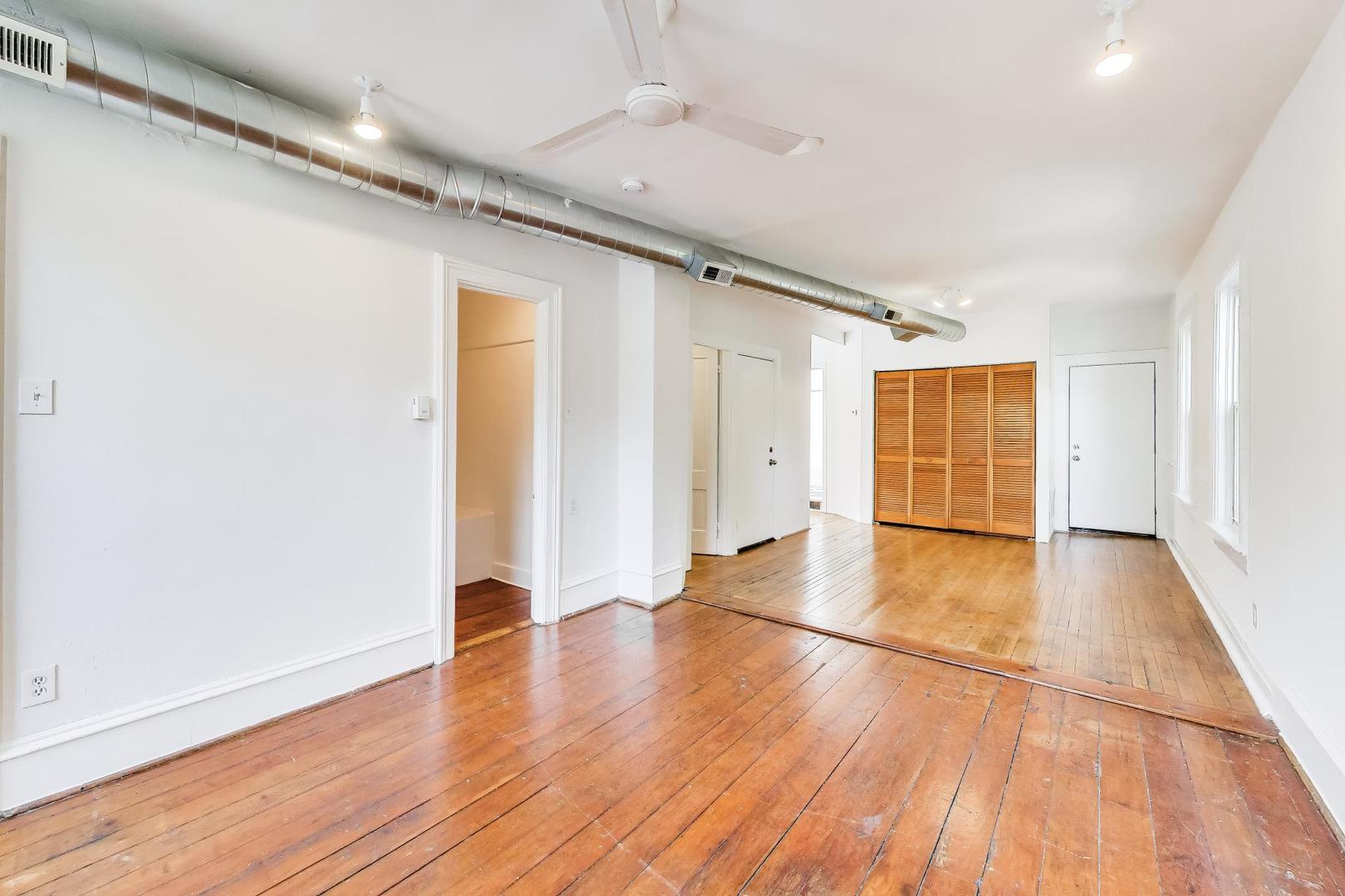 812 W 19th Street 2F