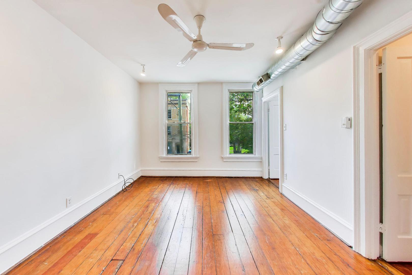 812 W 19th Street 2F