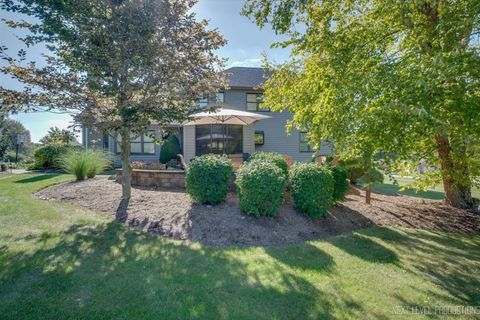 Tiny photo for 5N533 Prairie Springs Drive, St. Charles, IL 60175 (MLS # 12483061)