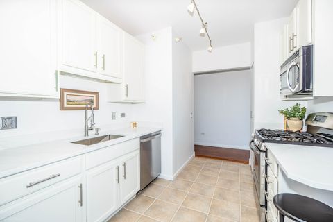 Tiny photo for 645 N KINGSBURY Street #2109, Chicago, IL 60654 (MLS # 12536024)