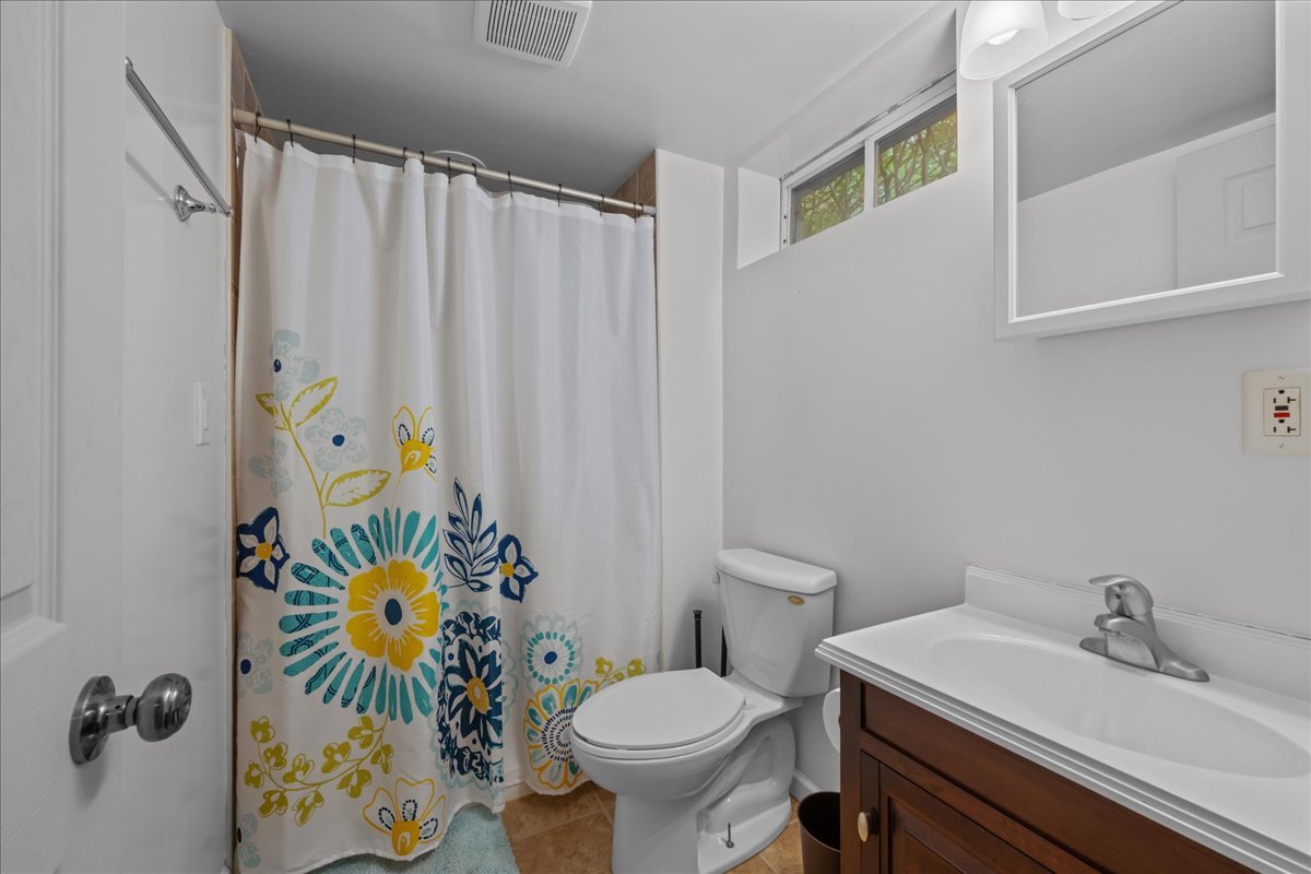 Batavia, Illinois 60510, United States, 3 Bedrooms Bedrooms, ,2 BathroomsBathrooms,Residential,Active,228999