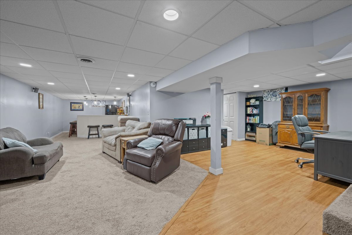 Batavia, Illinois 60510, United States, 3 Bedrooms Bedrooms, ,2 BathroomsBathrooms,Residential,Active,228999