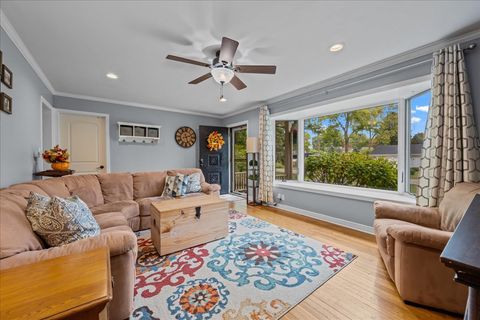 Tiny photo for 231 Evergreen Drive, Batavia, IL 60510 (MLS # 12489613)