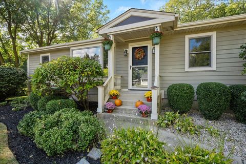 Tiny photo for 231 Evergreen Drive, Batavia, IL 60510 (MLS # 12489613)